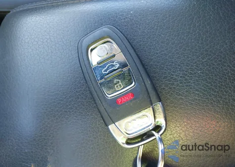 2012 Audi A5 2.0T Premium z USA, uszkodzony, nr VIN WAULFAFR2CA043970